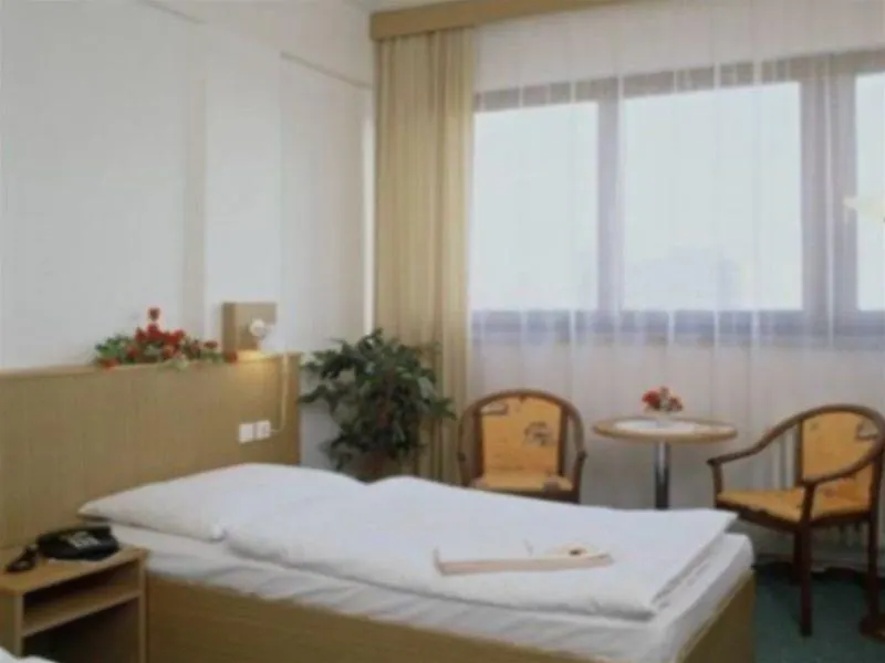Legner Praha Libus location