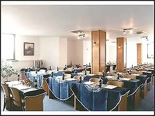 ***  מלון Legner Praha Libus צ'כיה
